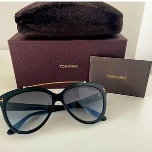 🌟RARE FIND HOST PICK🌟💯BRAND NEW Tom Ford TF518 w/gold TBar Black